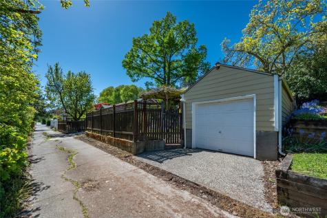 2822 23rd Avenue W Seattle WA 98199