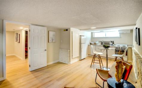6541 20th Avenue NE Seattle WA 98115
