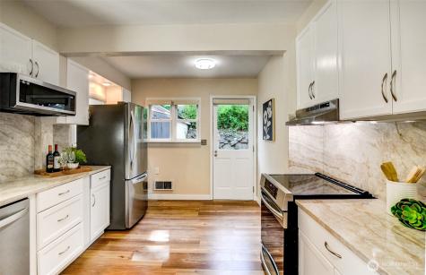 6541 20th Avenue NE Seattle WA 98115