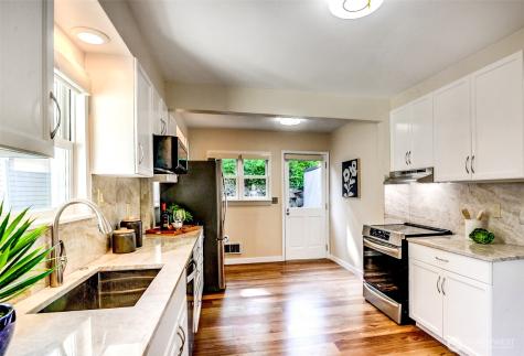 6541 20th Avenue NE Seattle WA 98115