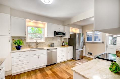 6541 20th Avenue NE Seattle WA 98115