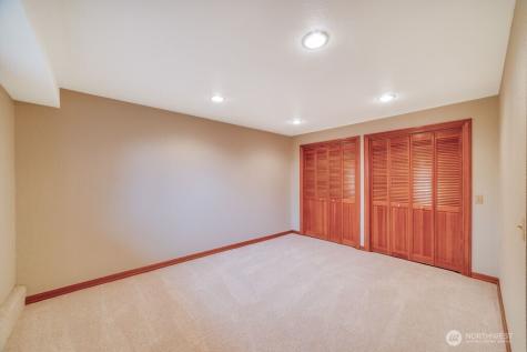 718 E Walnut Street Kent WA 98030