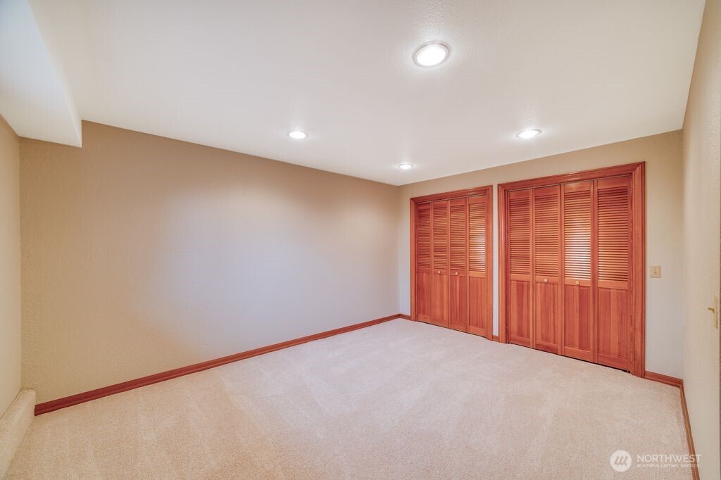 718 E Walnut Street Kent WA 98030
