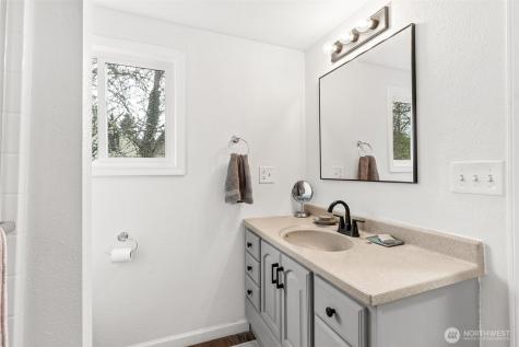 908 Tullis Street NE Olympia WA 98506