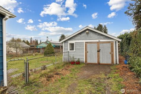 908 Tullis Street NE Olympia WA 98506