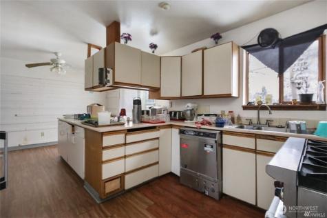 715 Locust Street Omak WA 98841