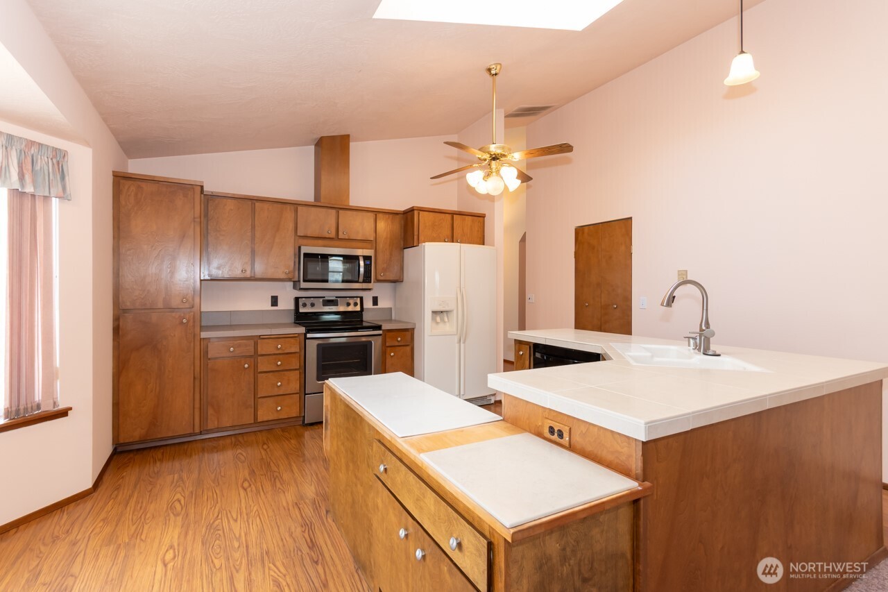 861 E Spruce Sequim WA 98382
