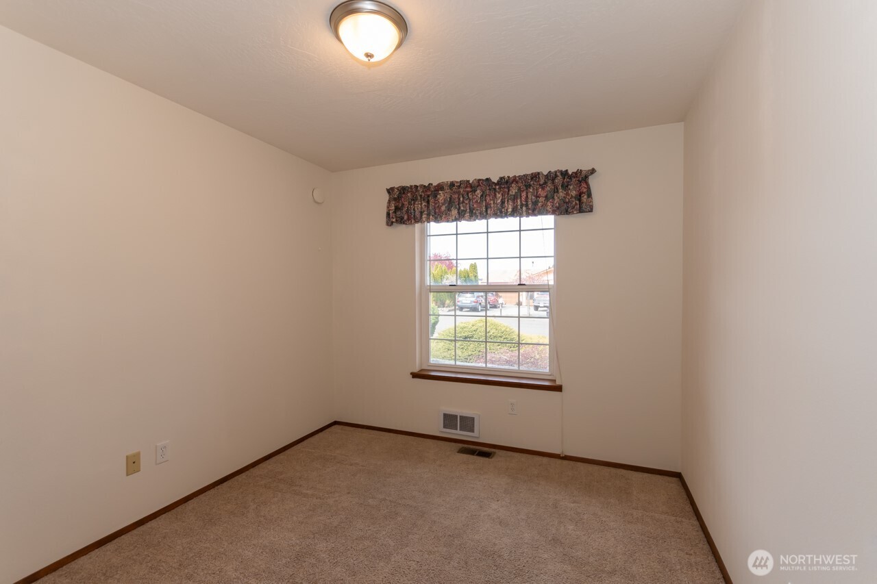 861 E Spruce Sequim WA 98382