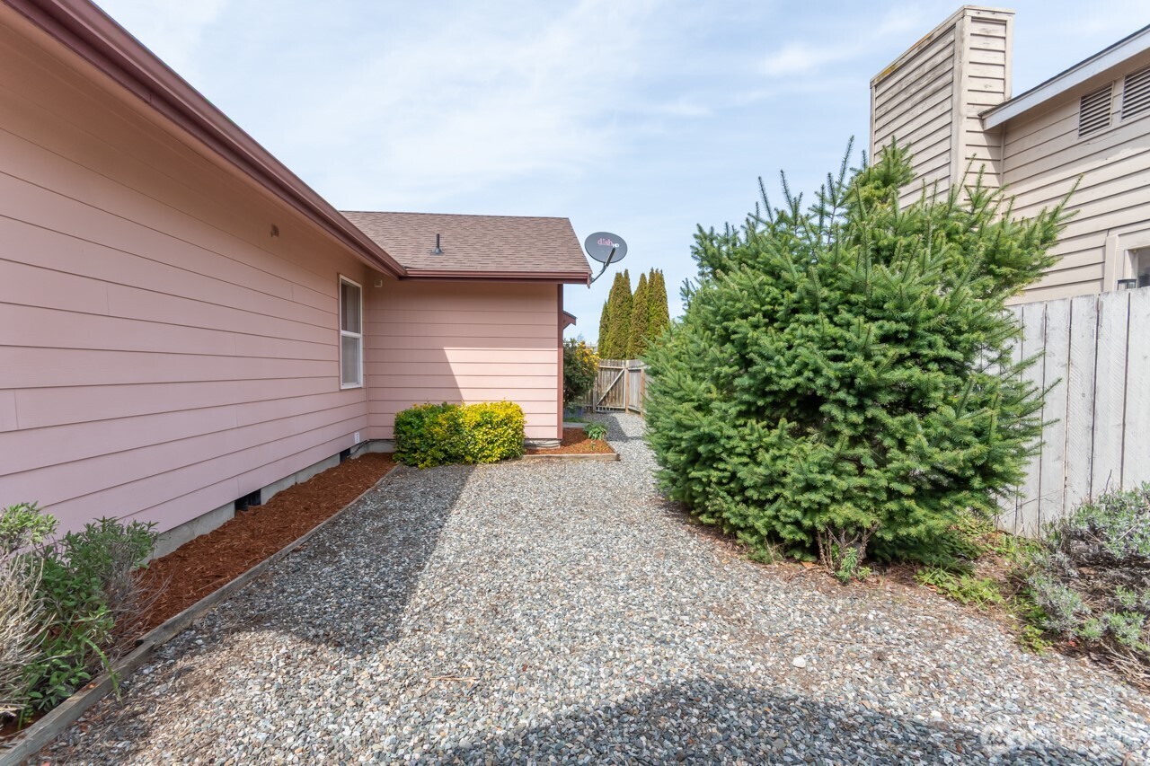 861 E Spruce Sequim WA 98382
