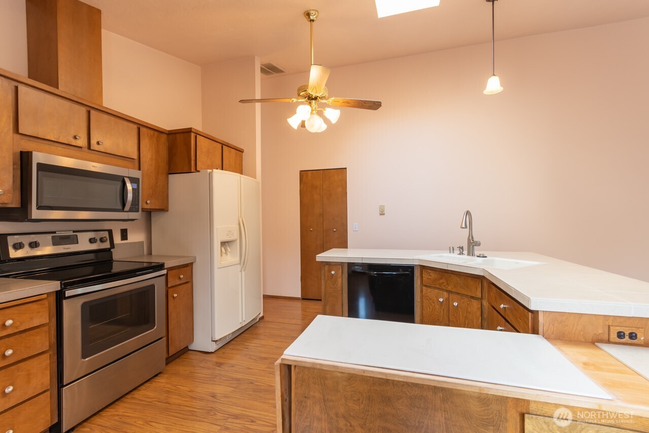 861 E Spruce Sequim WA 98382