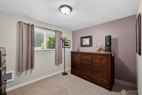 2452 Hemenway Place Oak Harbor WA 98277