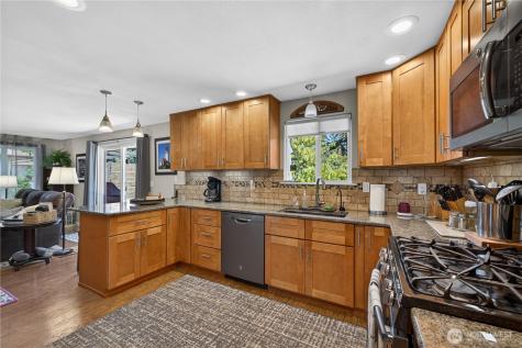 2452 Hemenway Place Oak Harbor WA 98277