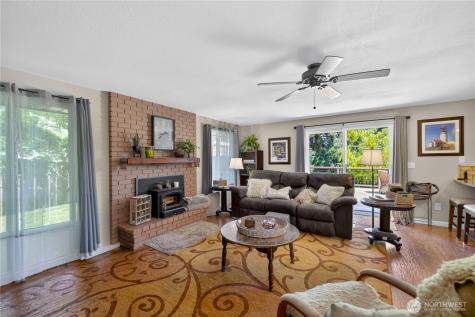 2452 Hemenway Place Oak Harbor WA 98277
