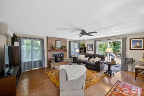 2452 Hemenway Place Oak Harbor WA 98277
