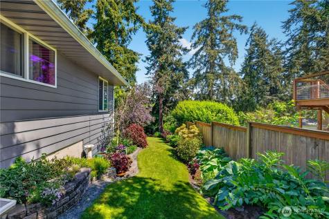 2452 Hemenway Place Oak Harbor WA 98277