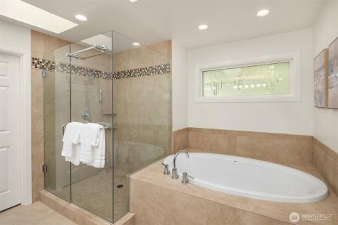5889 NW Lac Leman Drive Issaquah WA 98027