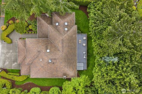 5889 NW Lac Leman Drive Issaquah WA 98027
