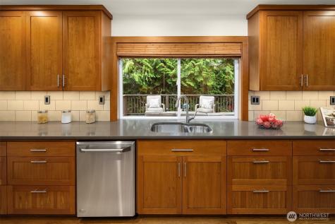 5889 NW Lac Leman Drive Issaquah WA 98027