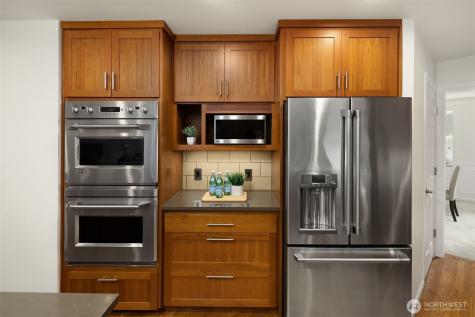 5889 NW Lac Leman Drive Issaquah WA 98027