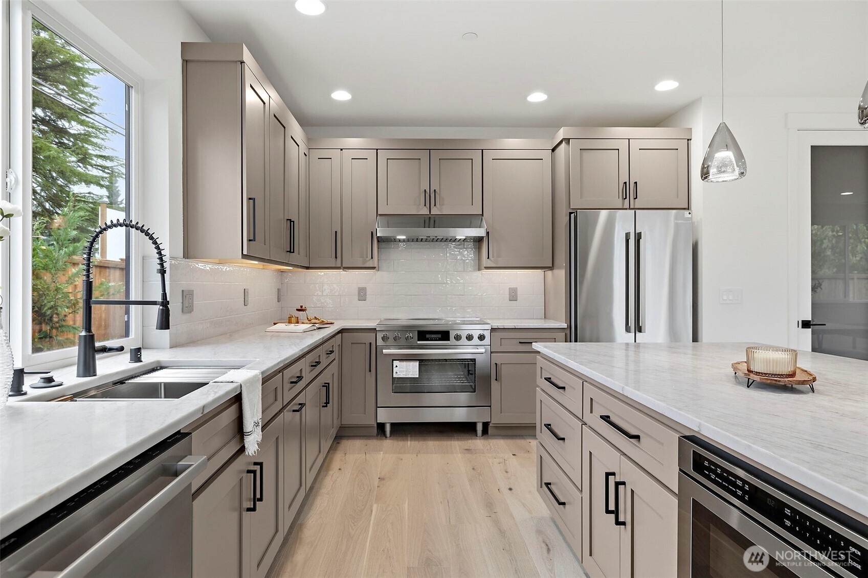 23706 84th Avenue W Edmonds WA 98026
