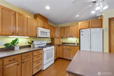 2020 Meadows Lane Anacortes WA 98221