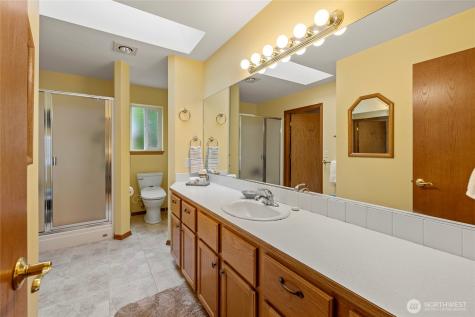 2020 Meadows Lane Anacortes WA 98221
