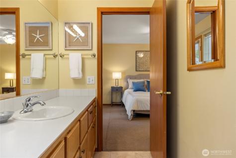 2020 Meadows Lane Anacortes WA 98221