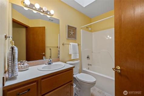 2020 Meadows Lane Anacortes WA 98221