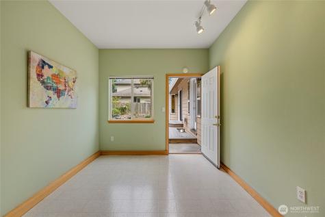 2020 Meadows Lane Anacortes WA 98221