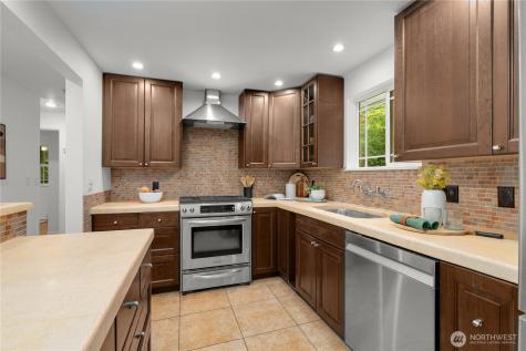 11007 Alton Avenue NE Seattle WA 98125