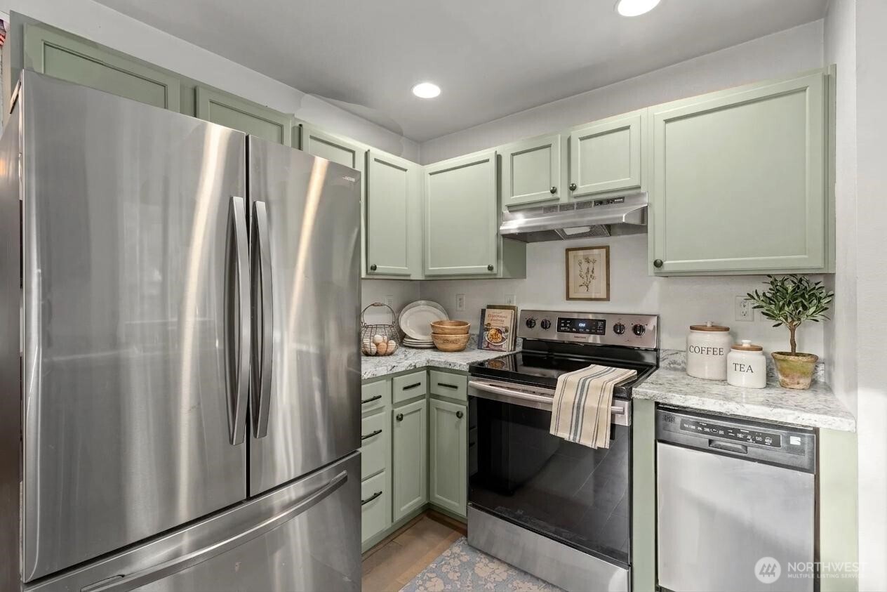 2058 NE Green Glen Lane Bremerton WA 98311