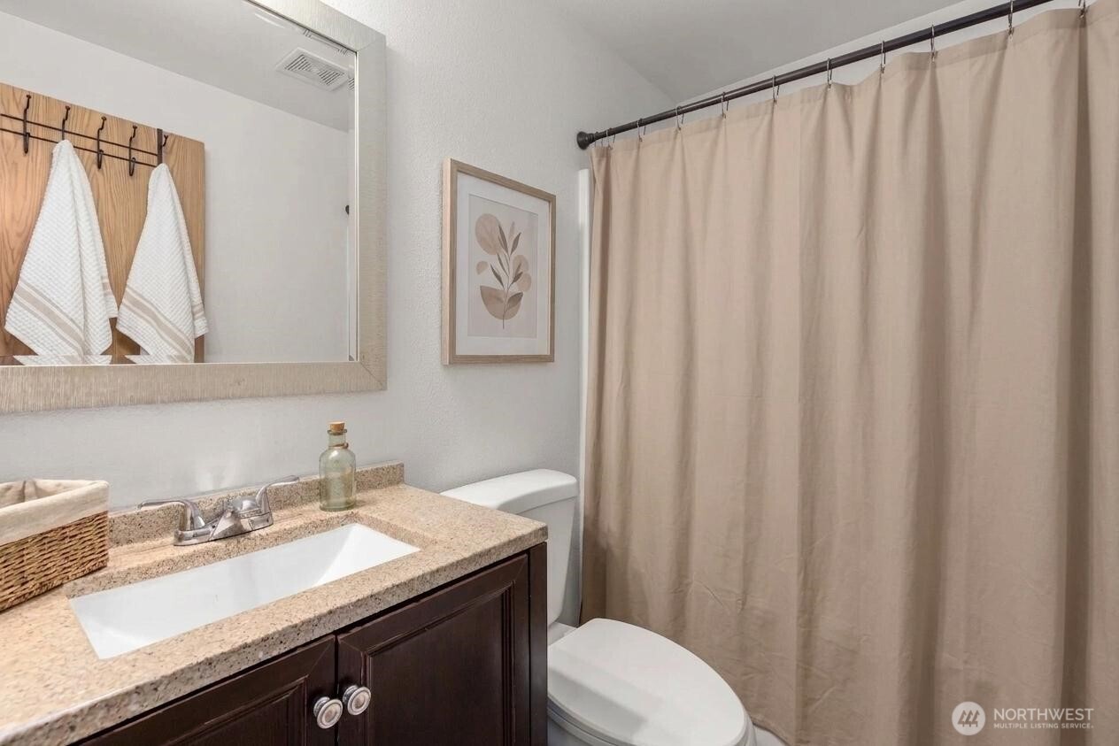 2058 NE Green Glen Lane Bremerton WA 98311
