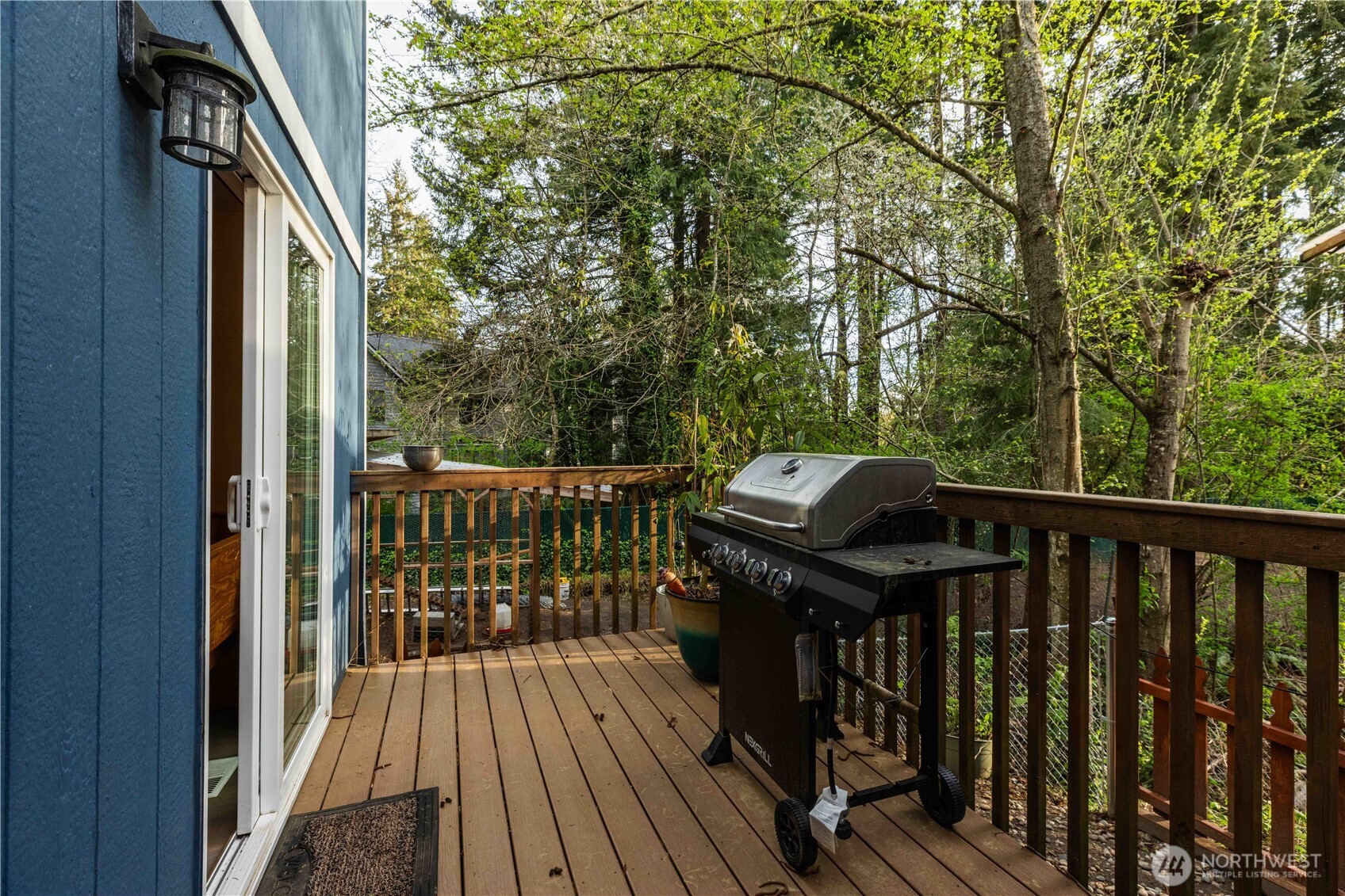 2058 NE Green Glen Lane Bremerton WA 98311