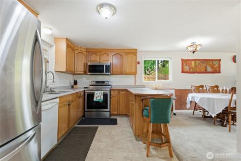 5802 108th Avenue Court E Puyallup WA 98372