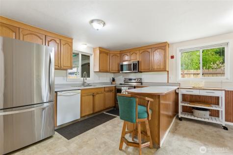 5802 108th Avenue Court E Puyallup WA 98372