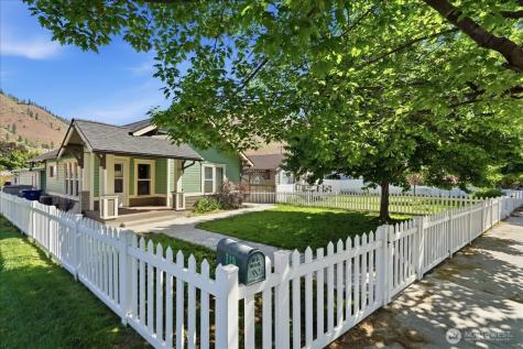 319 Cottage Avenue Cashmere WA 98815
