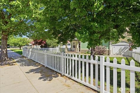 319 Cottage Avenue Cashmere WA 98815