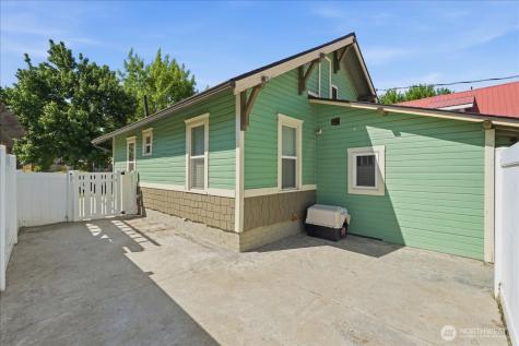 319 Cottage Avenue Cashmere WA 98815