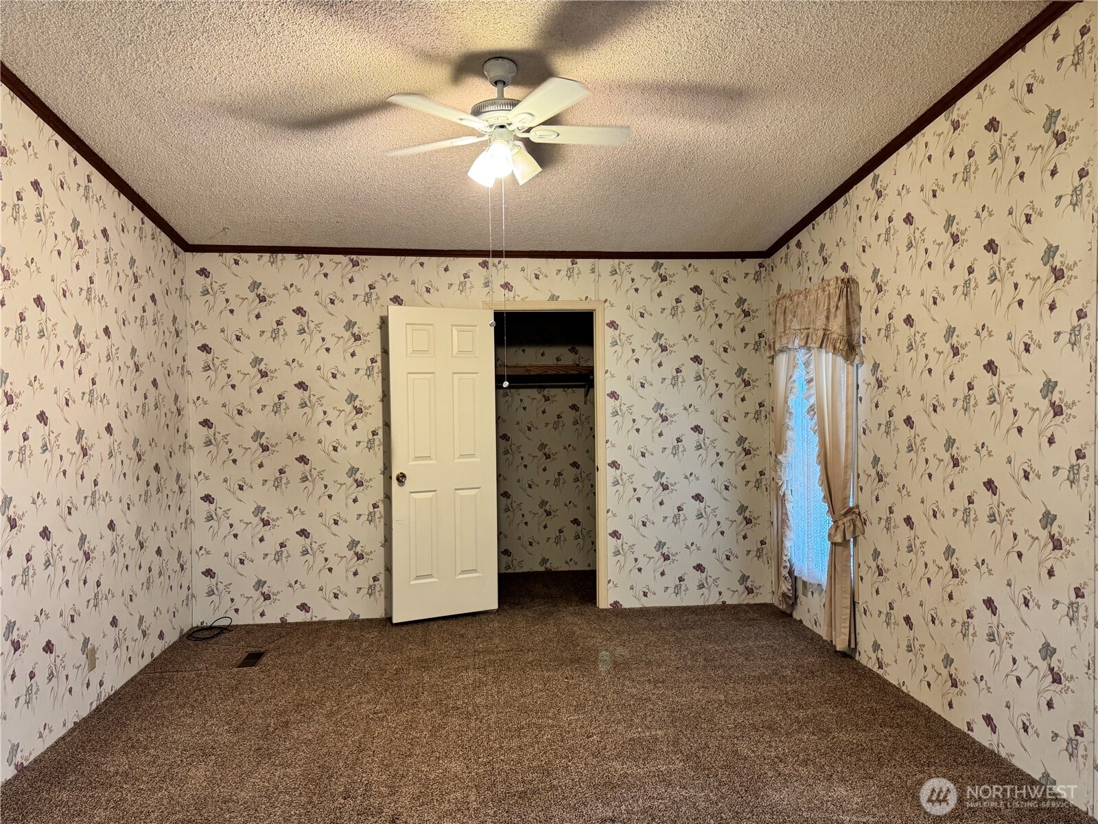 2388 Sparrow Loop Kelso WA 98626