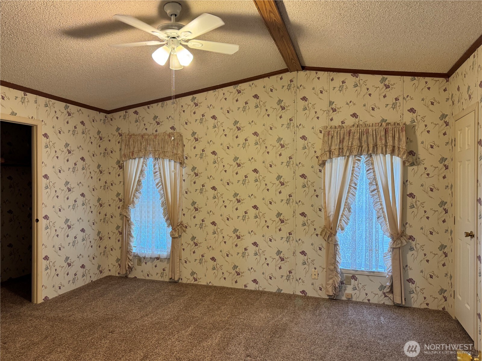 2388 Sparrow Loop Kelso WA 98626