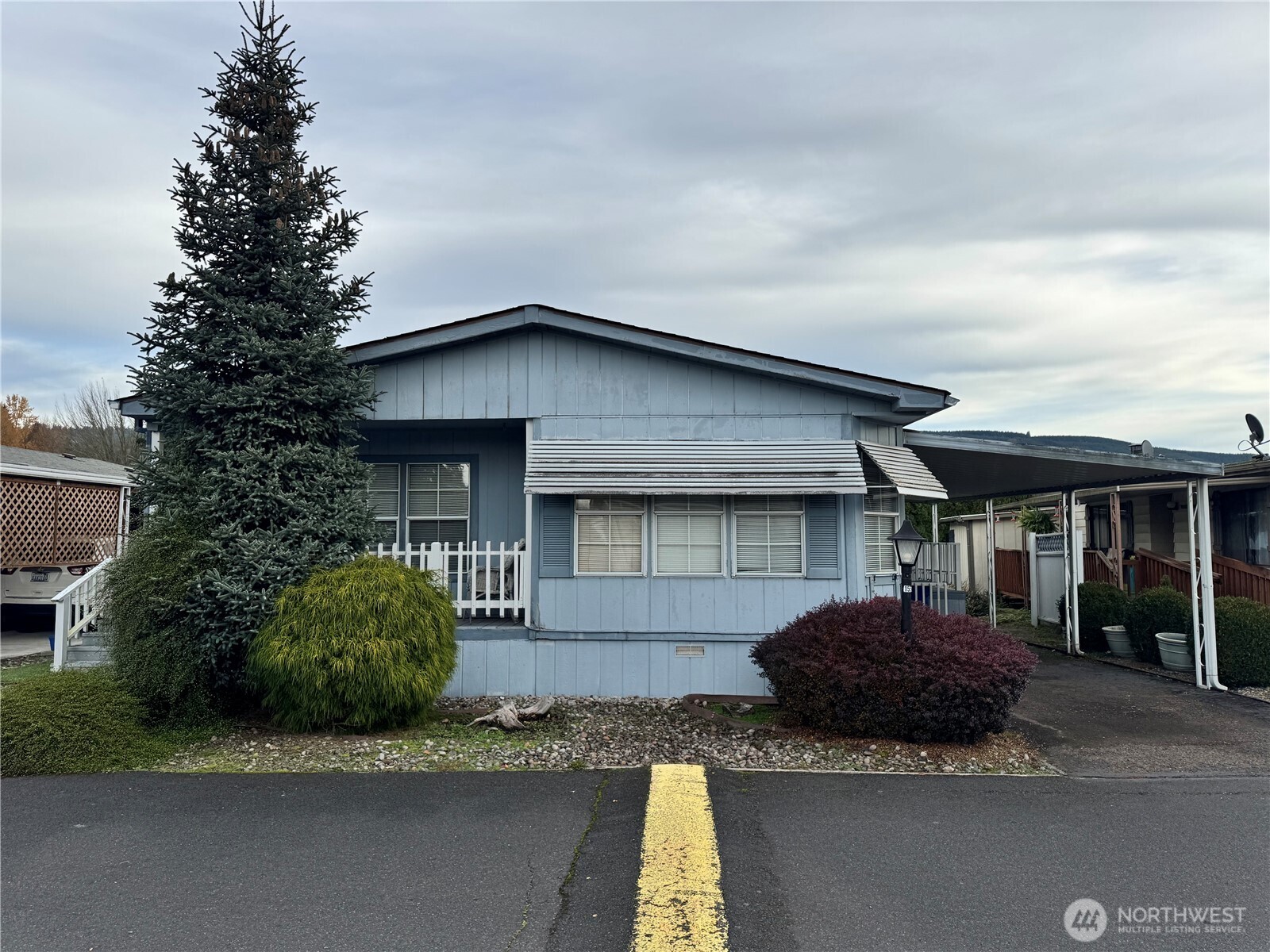 2388 Sparrow Loop Kelso WA 98626