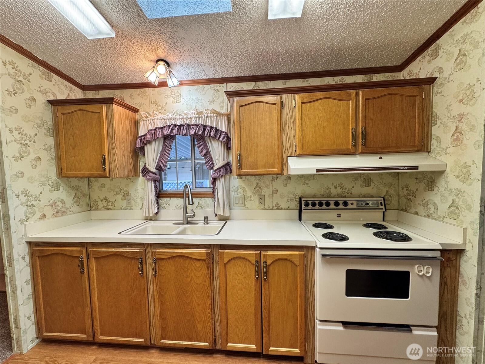 2388 Sparrow Loop Kelso WA 98626