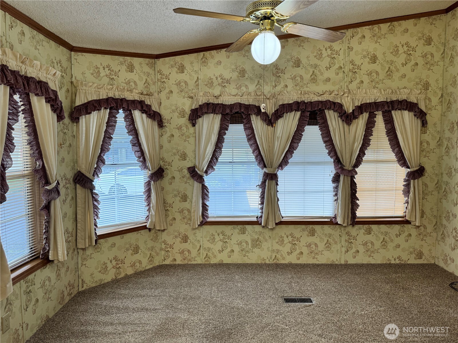 2388 Sparrow Loop Kelso WA 98626