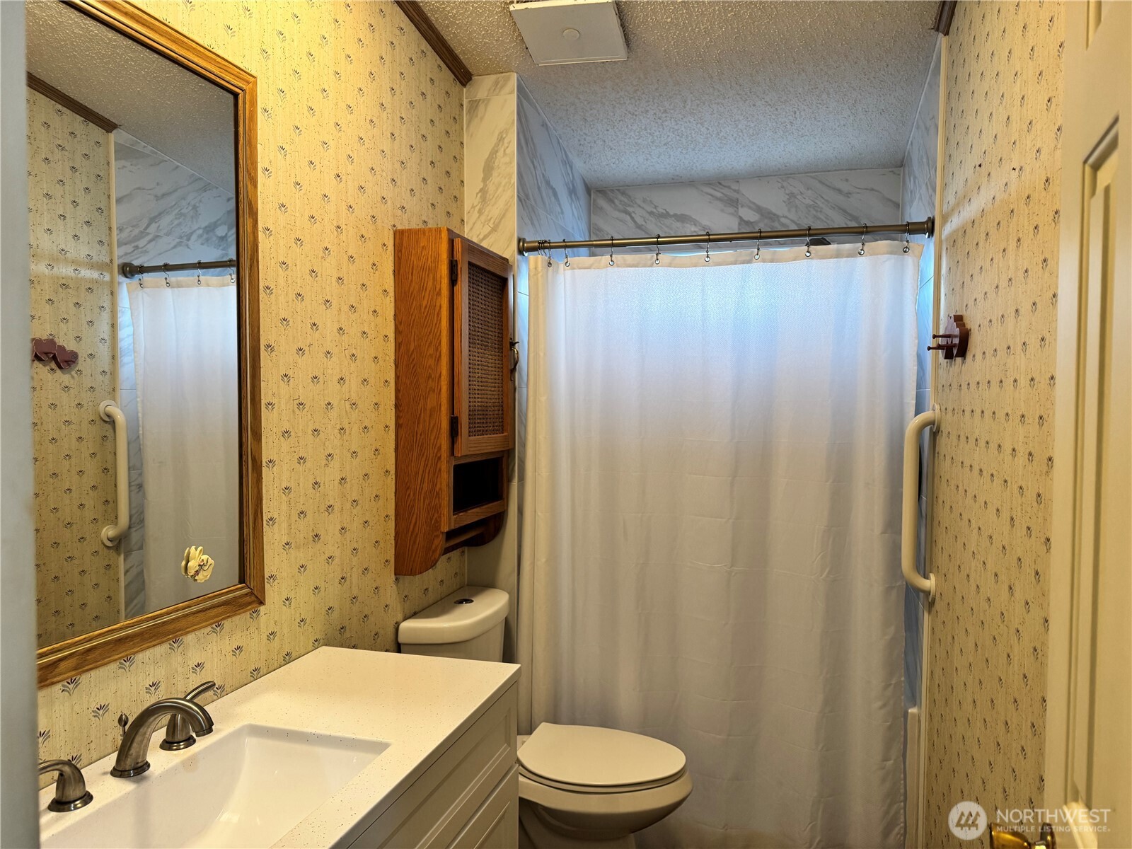 2388 Sparrow Loop Kelso WA 98626