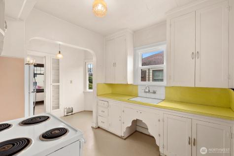 4052 44th Avenue SW Seattle WA 98116