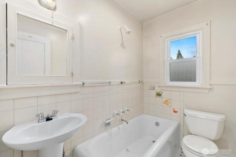 4052 44th Avenue SW Seattle WA 98116