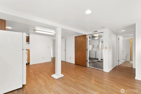 4052 44th Avenue SW Seattle WA 98116