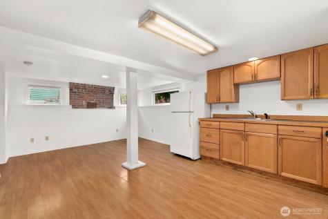4052 44th Avenue SW Seattle WA 98116