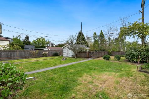4052 44th Avenue SW Seattle WA 98116