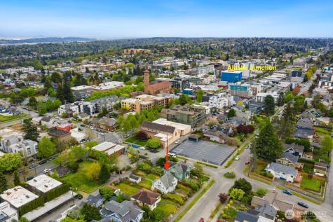 4052 44th Avenue SW Seattle WA 98116
